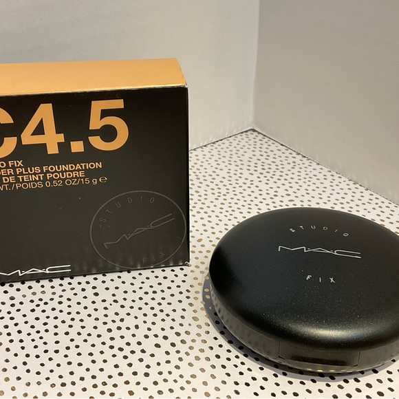 MAC Studio Fix Powder Plus Foundation C4.5 - Picture 2 of 11